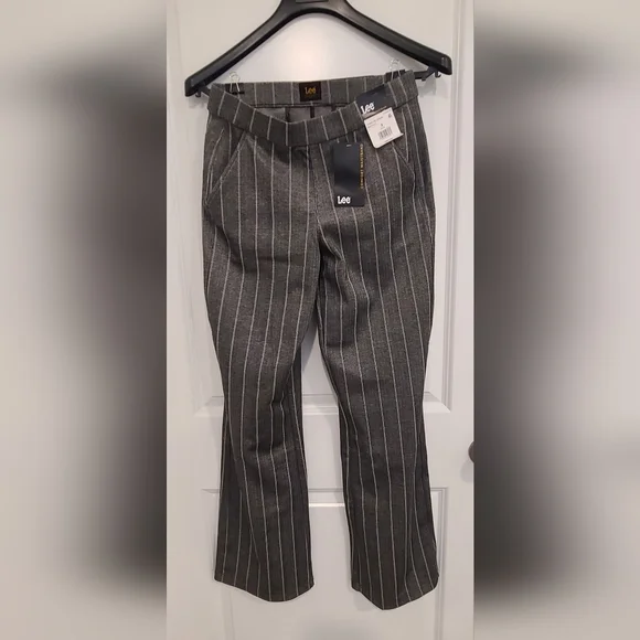 Brand New Lee Women’s Comfort Waist Pull-On Bootcut Pants - Picture 1 of 10